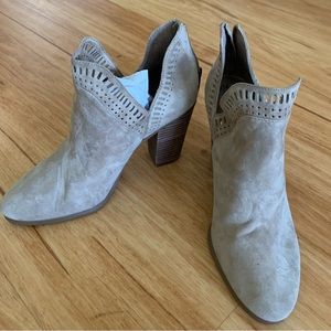 NWOT Taupe Vince Camuto Suede like Shootie Shoe 10 M